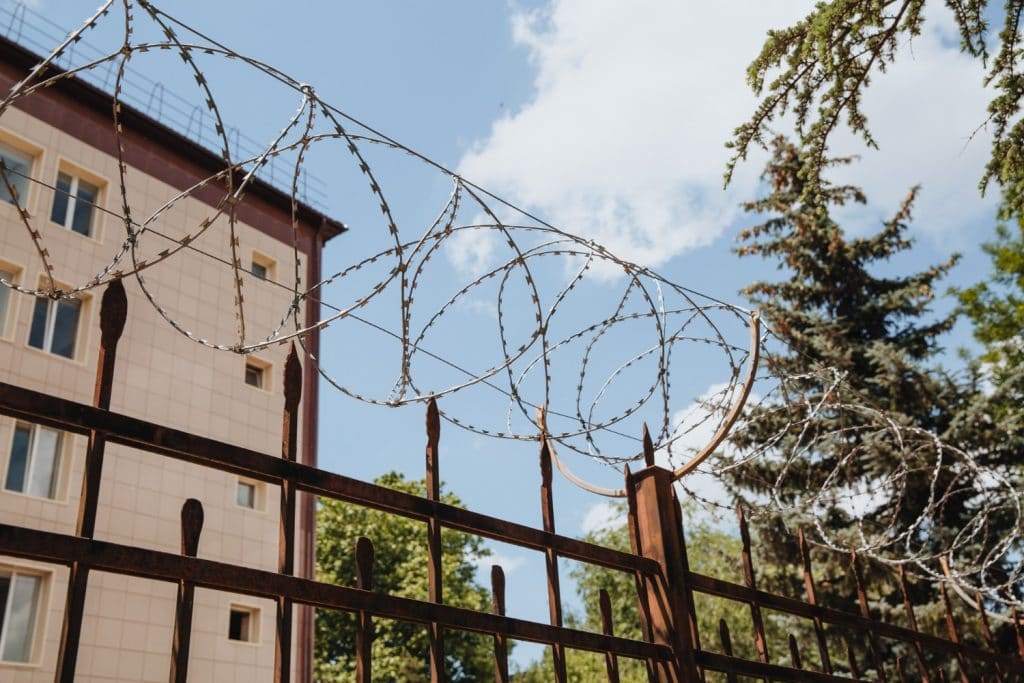 strasburg umieszczanie korespondencji więźniów na portalu sądowym stanowi naruszenie prawa do prywatności